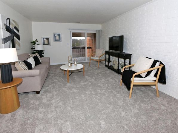 1932 Greenglen Dr APT 303, Saint Louis, MO 63122