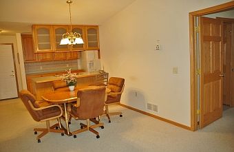 5th image of 247 Oconomowoc Pkwy