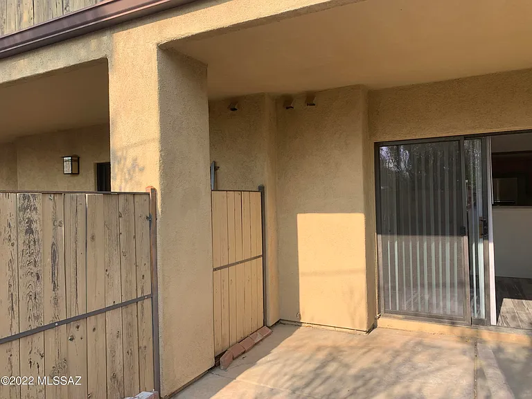 1741 E Hedrick Dr — Photo 33