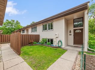 172 River Woods Ln, Burnsville, MN 55337