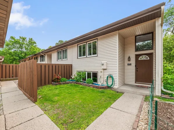 172 River Woods Ln, Burnsville, MN 55337