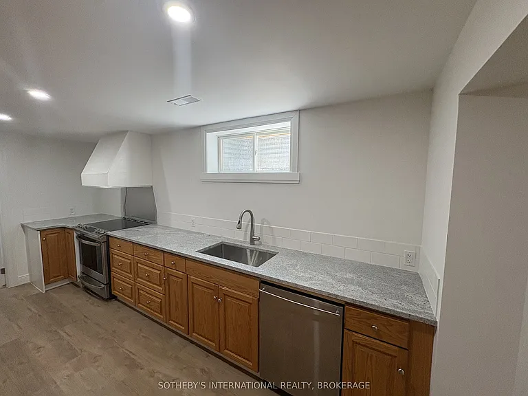 71 Stella St — Photo 8