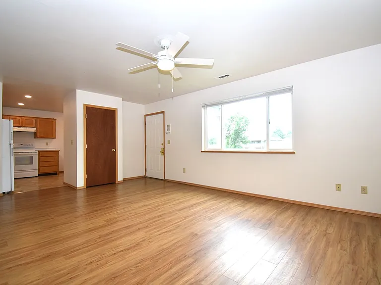 8 Michael Grove Ave #14 — Photo 3