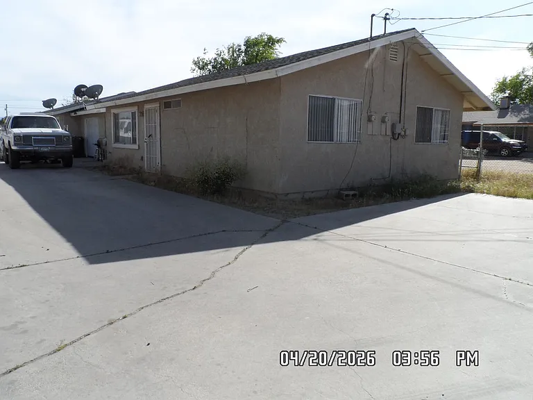 16552 Vine St — Photo 47