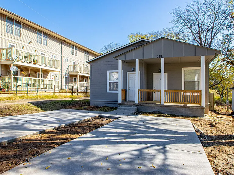 215 S Park St — Photo 18