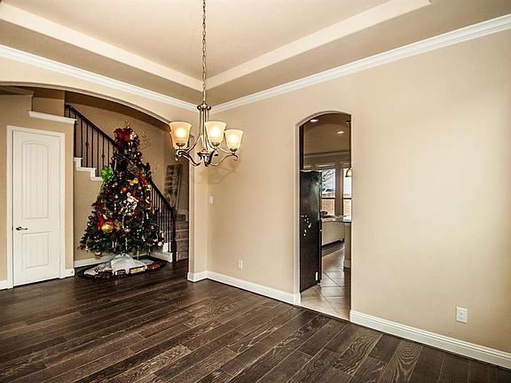 5th image of 302 Wyndale Dr