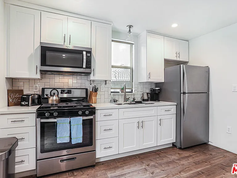 8963 Cadillac Ave — Photo 2