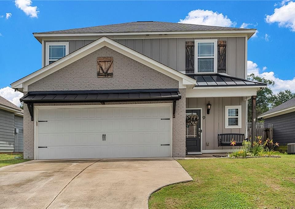 1st image of 9 Vineyard Dr