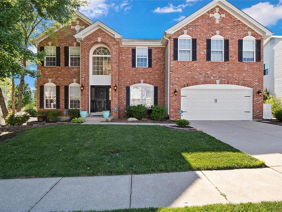 1st image of 739 Bellerive Manor Dr