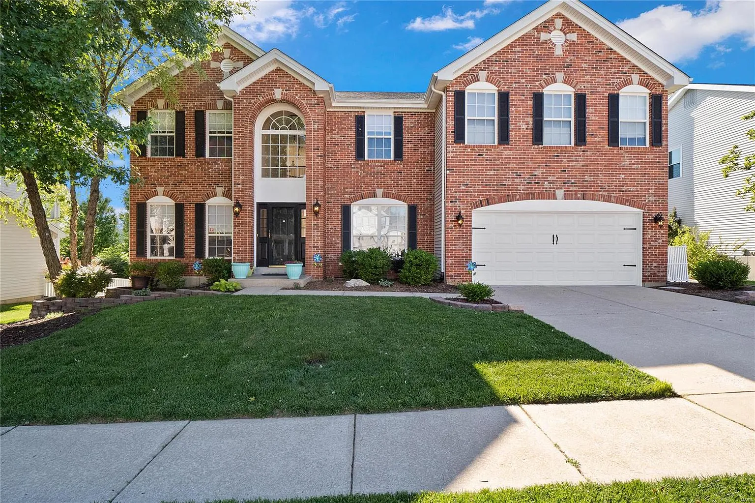 739 Bellerive Manor Dr photo 1