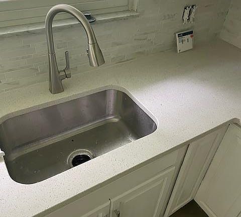 3rd image of 9968 Lochiel Ln