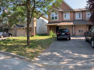 109 Landover Cres, Ottawa, ON K2M 2W4