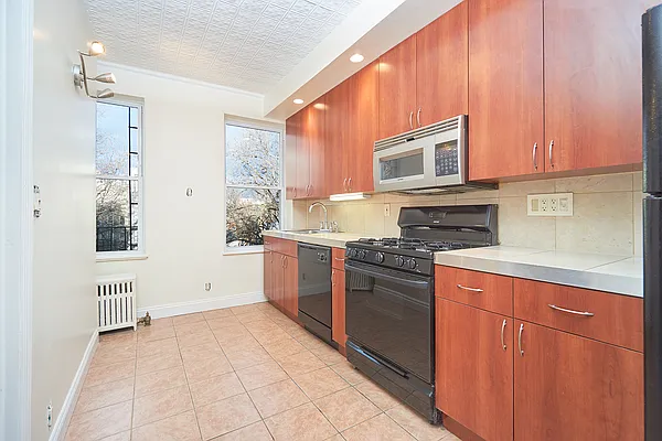 Rented by United Group | media 29