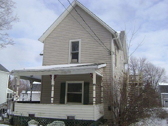 2nd image of 205 S Main St