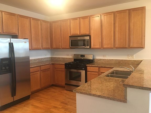 3rd image of 1600 S Prairie Ave Unit 1708