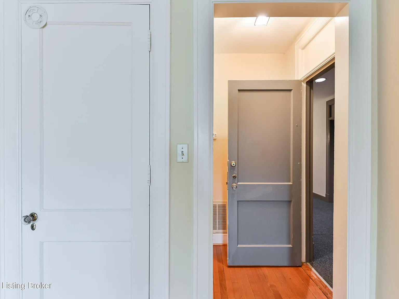 1 bed, 1.0 bath, 768 sqft, $1,200 — Photo 3