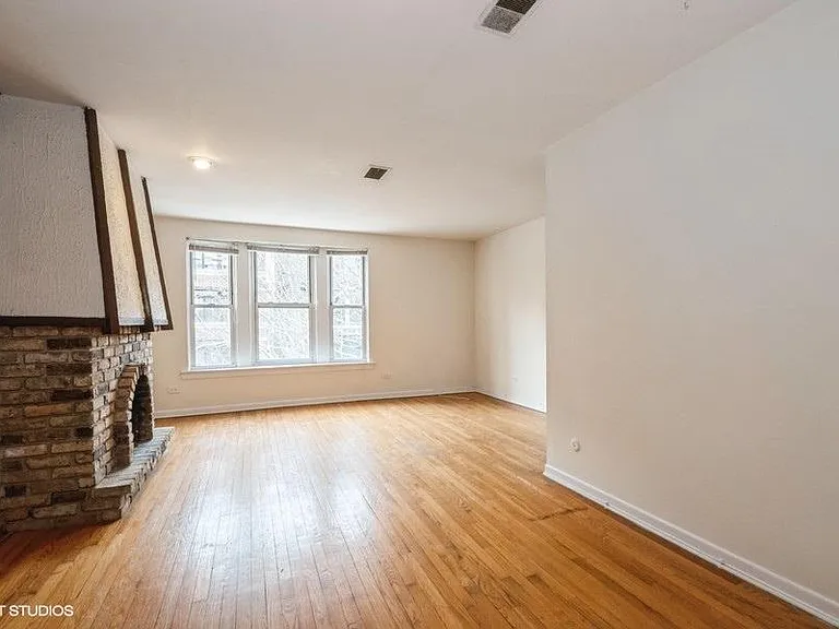 2921 N Sheffield Ave #2S — Photo 6