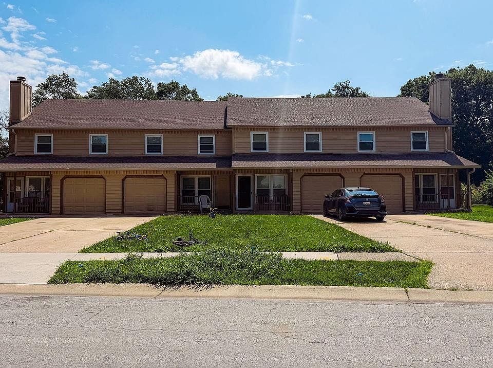 1st image of 745-51 SE Country Ln