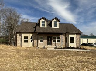 212 John Henry Rd, Westmoreland, TN 37186