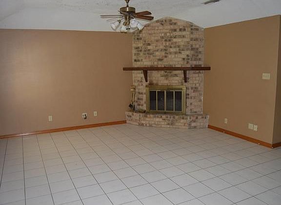 3rd image of 226 Janet Dr