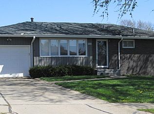 9232 Ames Ave, Omaha, NE 68134