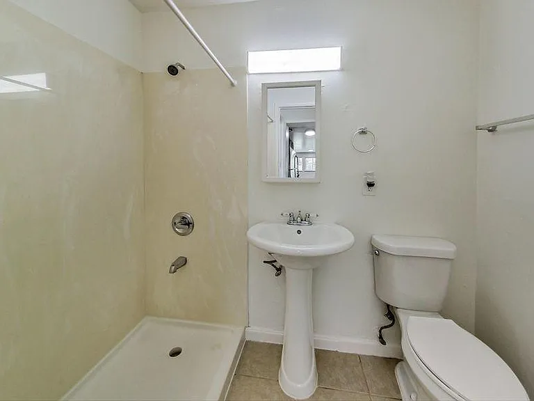 1844 7th Ave — Photo 17