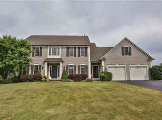 43 Wren Field Ln, Pittsford, NY 14534
