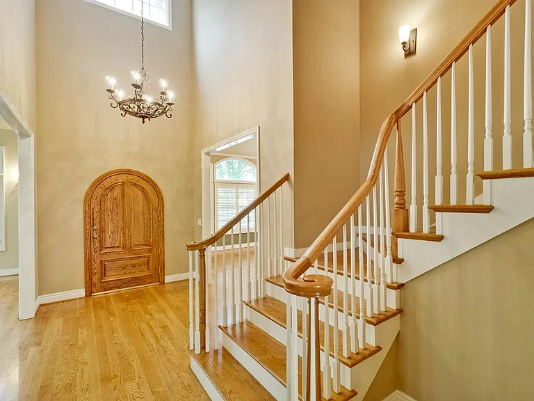 1150 Meredith Ave — Photo 9