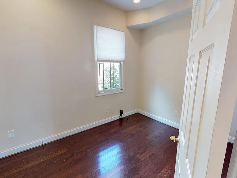 511 Florida Ave NW #1 — Photo 16