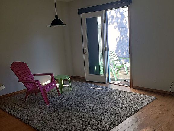 Dining area w/ patio access