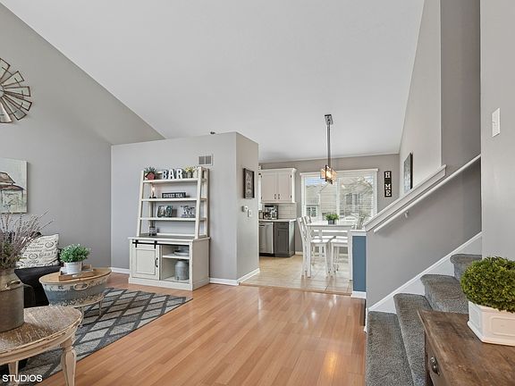 3rd image of 1527 Plum Ct