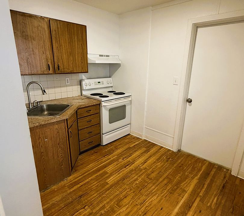 1st image of 265 N Oregon St APT A