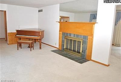 4th image of 1074 Salton Dr
