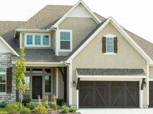 25320 W 92nd Ter, Lenexa, KS 66227