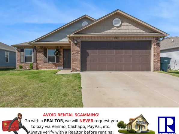 992 E Starling St, Fayetteville, AR 72701