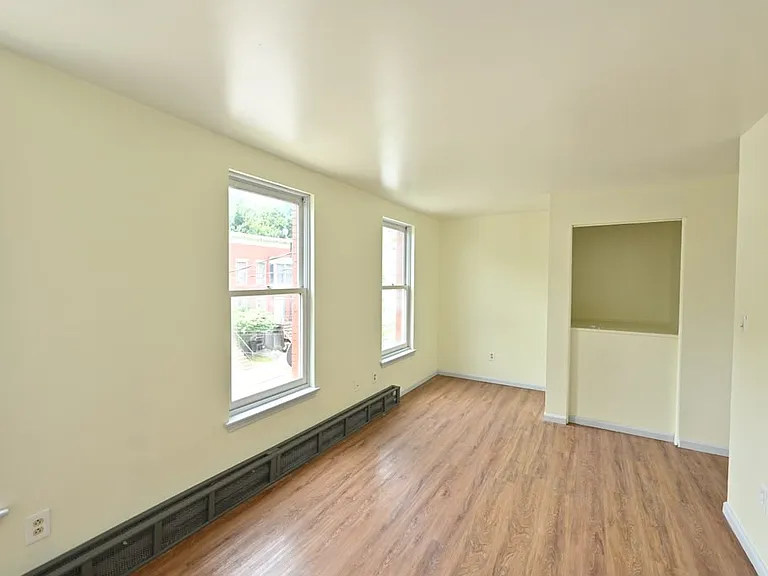 217 1st St #1 — Photo 10