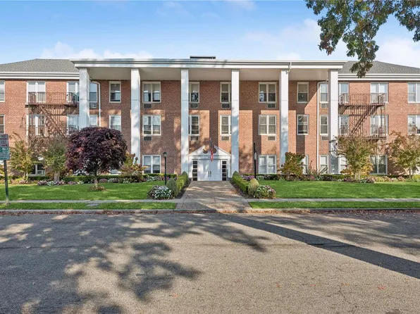 55 Lenox Road #1o, Rockville Centre, NY 11570