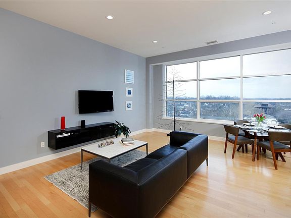 5th image of 8025 Maryland Ave Unit 6C