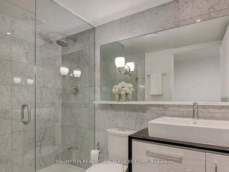 121 McMahon Dr #Townhouse 10 — Photo 4