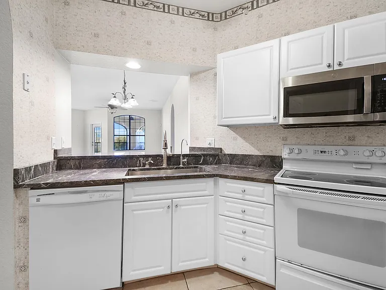 2221 Vista Cove Rd — Photo 7