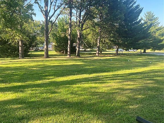 2nd image of 195 Oakwood Dr