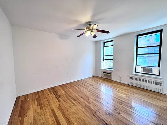 Rented by Oxford Property Group | media 8