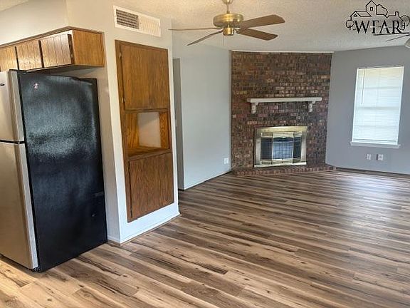 3rd image of 4843 Colleen Dr