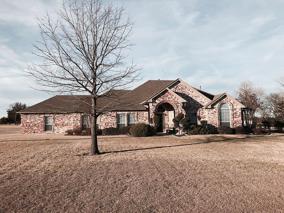 1st image of 305 Burtonwood Cir