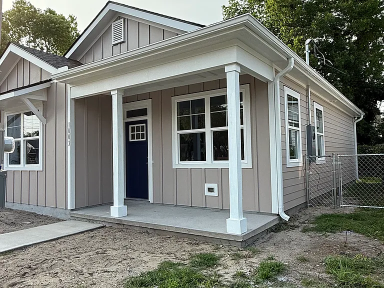 1003 Castle St — Photo 4