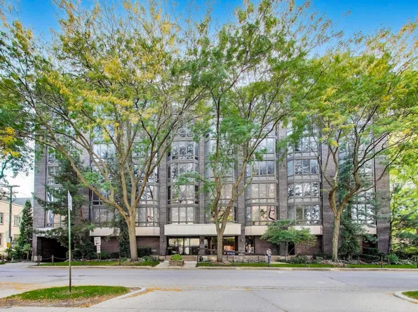 522 Church St APT 3D, Evanston, IL 60201