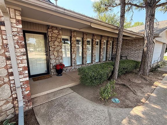3rd image of 1616 Crafton Ct