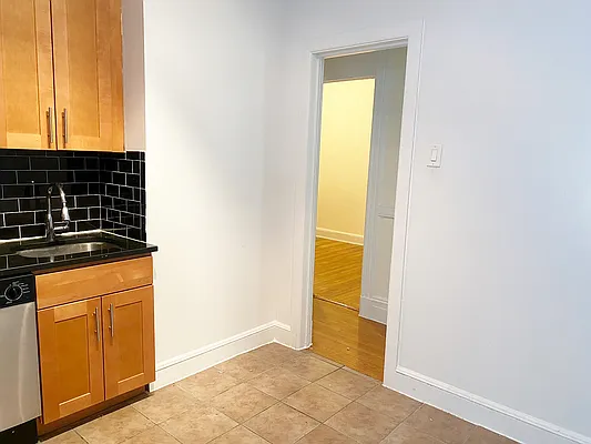 Rented by Waverly Realty Associates | media 35