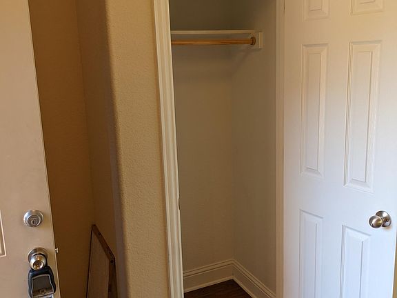 3rd image of 370 Woodgrove Dr #B
