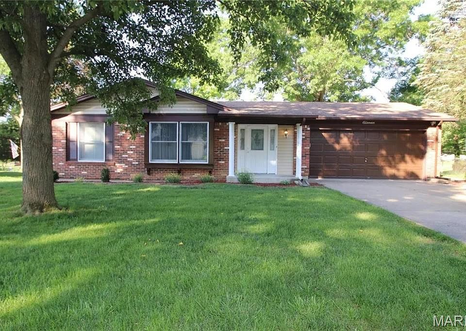 1st image of 11 Atwater Dr